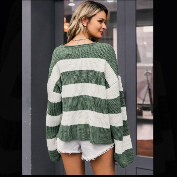 ‼️NEW ARRIVAL‼️ green striped oversized sweater - Picture 4 of 5